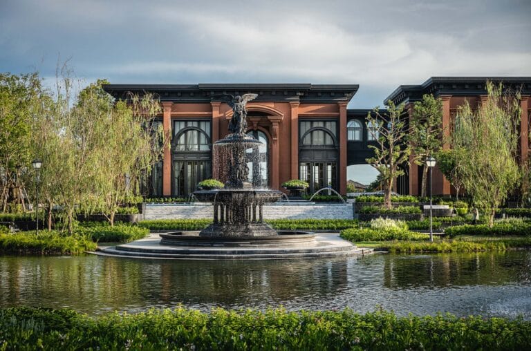 Narasiri micrisite-resized_0001_small_narasiri_A4004450